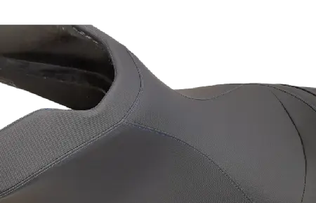 Retapizado moto acuática. Detalle.