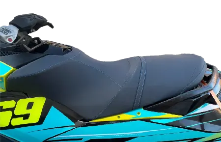 Asiento moto náutica acabado.